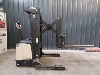 Carrello stoccatore a razze larghe Crown SHR5520-1.3
