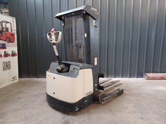 Carrello stoccatore a razze larghe Crown SHR5520-1.3