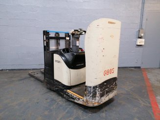 Stoccatori con piattaforma Crown DT3040
