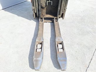 Stoccatori con pedana Caterpillar NSR16NI
