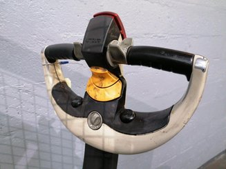 Carrello stoccatore a razze larghe Crown SHR5540-1.6