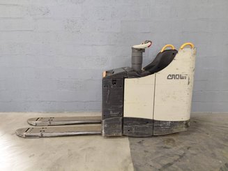 Transpallet con pedana Crown WT3040 - 2