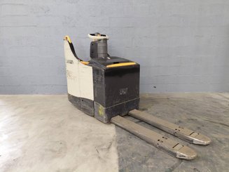 Transpallet con pedana Crown WT3040 - 1