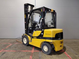 Carrello elevatore frontale a 4 ruote Yale GDP30VX - 2