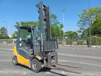 Carrello elevatore frontale a 4 ruote Jungheinrich TFG425500ZT