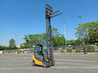 Carrello elevatore frontale a 4 ruote Jungheinrich TFG425500ZT