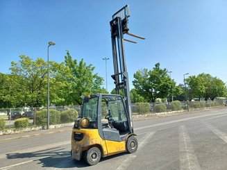Carrello elevatore frontale a 4 ruote Jungheinrich TFG425500ZT