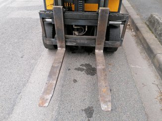 Carrello elevatore frontale a 3 ruote Jungheinrich EFG215