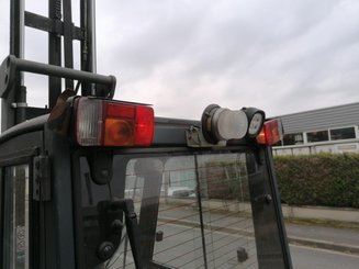 Carrello elevatore frontale a 3 ruote Jungheinrich EFG215