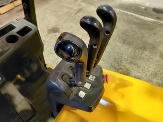 Carrelli elevatori elettrici Yale ERP16VT SWB - 8