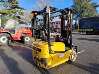 Carrelli elevatori elettrici Yale ERP16VT