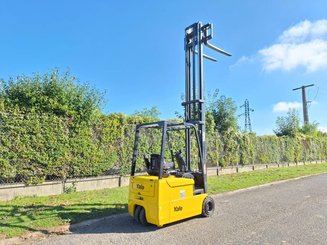 Carrello elevatore frontale a 3 ruote Yale ERP20 ATF - 11