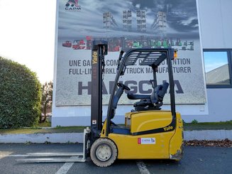 Carrelli elevatori elettrici Yale ERP16VT - 2
