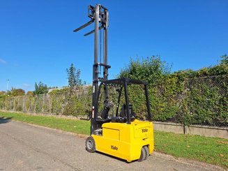 Carrello elevatore frontale a 3 ruote Yale ERP20 ATF