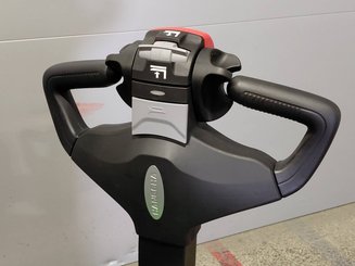 Stoccatori guida in accompagnamento Hangcha CDD16-XT1-SI