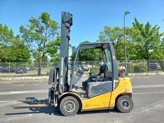 Carrello elevatore frontale a 4 ruote Jungheinrich TFG425500ZT