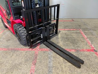 Carrello elevatore frontale a 4 ruote Hangcha XF25D-2 (CPCD25-X2H7F1)