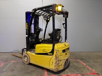 Carrello elevatore frontale a 3 ruote Yale ERP16VT SWB - 2
