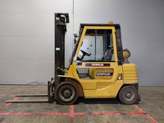 Carrello elevatore frontale a 4 ruote Caterpillar GP25