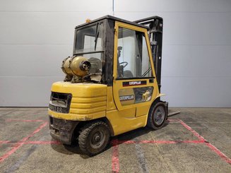 Carrello elevatore frontale a 4 ruote Caterpillar GP25