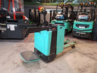 Transpallet guida in accompagnamento Yale MP20X - 10