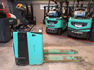Transpallet guida in accompagnamento Yale MP20X - 2