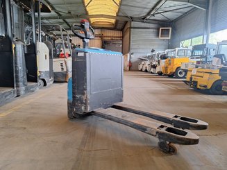 Transpallet guida in accompagnamento Heli CBD20-150