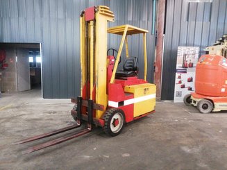 Carrello elevatore frontale a 3 ruote Peg F2050EB
