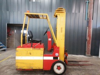 Carrello elevatore frontale a 3 ruote Peg F2050EB