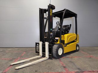 Carrelli elevatori elettrici Yale ERP35 VL
