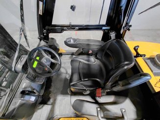 Carrello elevatore frontale a 4 ruote Yale GDP90VX