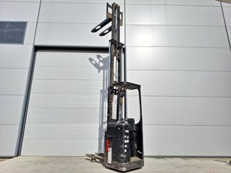 Stoccatori con pedana Caterpillar NSR16NI