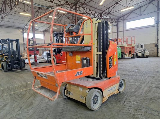 Navicella a gruppo di sollevamento verticale JLG TOUCAN 8E - 1