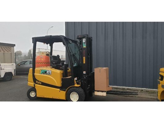 Carrelli elevatori elettrici Yale ERP30VL - 1