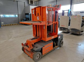 Navicella a gruppo di sollevamento verticale JLG TOUCAN DUO