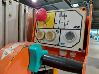 Navicella a gruppo di sollevamento verticale JLG TOUCANDUO