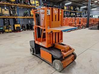 Navicella a gruppo di sollevamento verticale JLG TOUCAN DUO
