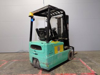 Carrello elevatore frontale a 3 ruote Yale ERP16 ATF - 3