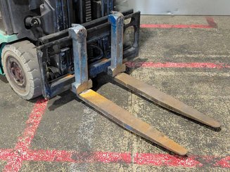 Carrello elevatore frontale a 3 ruote Yale ERP16 ATF - 6