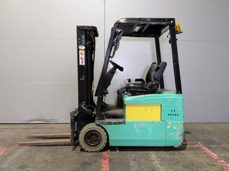 Carrello elevatore frontale a 3 ruote Yale ERP16 ATF - 4