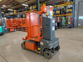 Navicella a gruppo di sollevamento verticale JLG TOUCAN DUO