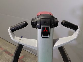 Transpallet con pedana Mitsubishi PBV20N2