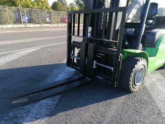 Carrello elevatore frontale a 4 ruote Hangcha XC35i - 19