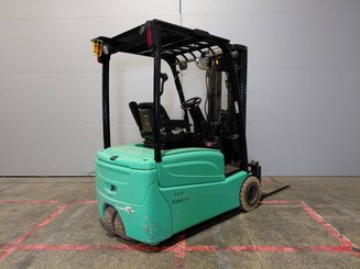 Carrello elevatore frontale a 3 ruote Yale ERP20VTLWB - 3