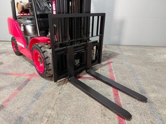 Carrello elevatore frontale a 4 ruote Hangcha XF35G