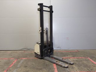Stoccatori guida in accompagnamento Crown WF3000 - 3