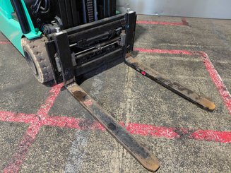 Carrello elevatore frontale a 3 ruote Yale ERP20VTLWB