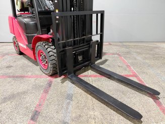 Carrello elevatore frontale a 4 ruote Hangcha XF25G