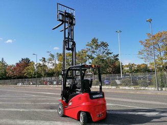 Carrello elevatore frontale a 4 ruote Hangcha A4W25