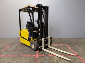Carrelli elevatori elettrici Yale ERP13-15VC